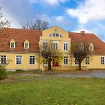 Landferienwohnung Im Gutshaus Ofc 28 Apartment *